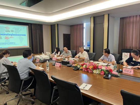 無錫市上市公司協(xié)會會長萬冠清一行來我司調(diào)研交流