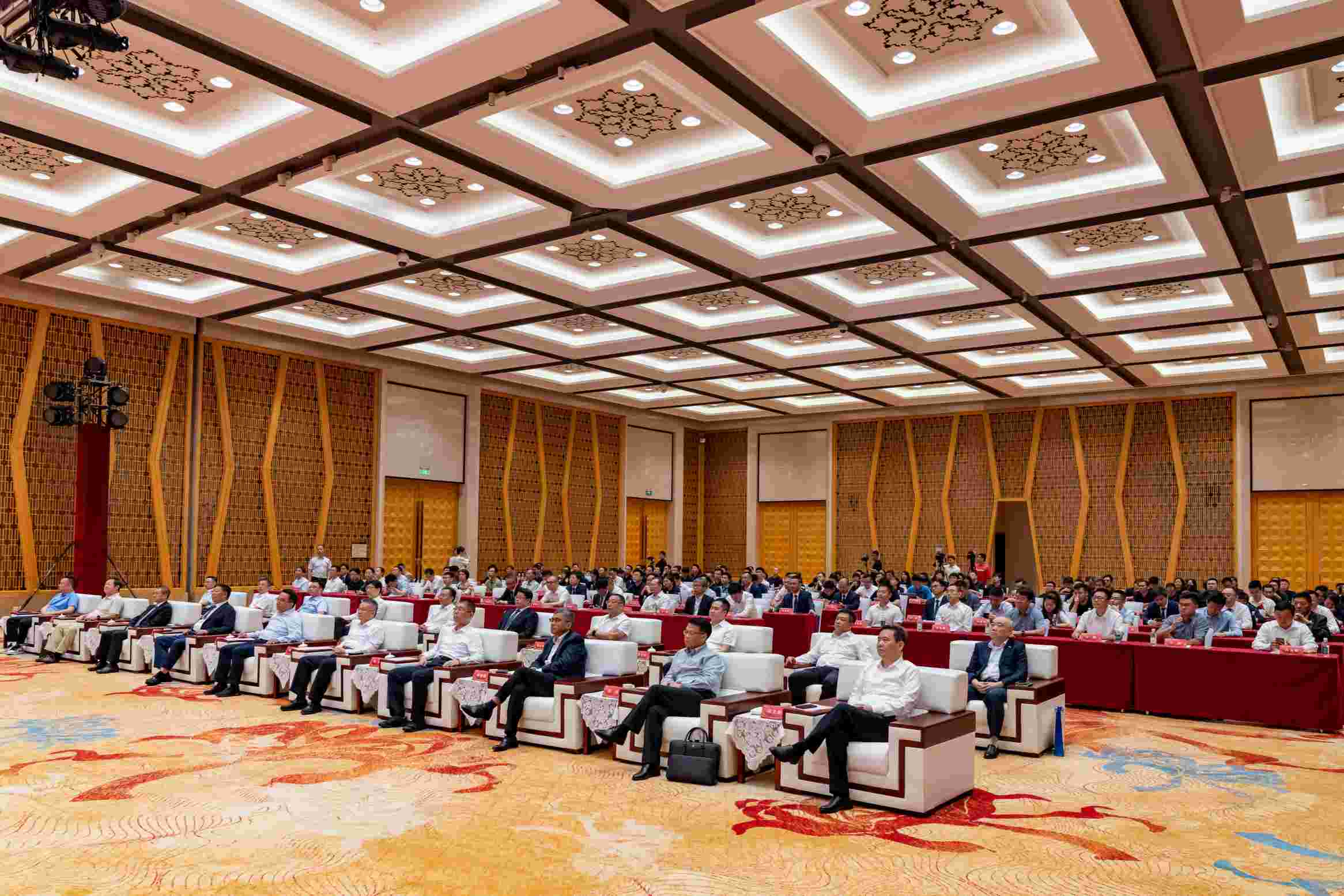 隆騰二十年，盛譽(yù)譜新篇