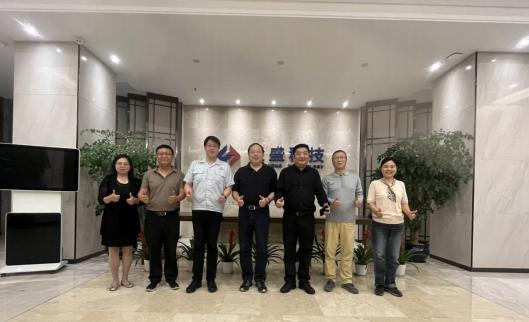 勇?lián)鐣?huì)責(zé)任，支持無(wú)錫教育發(fā)展